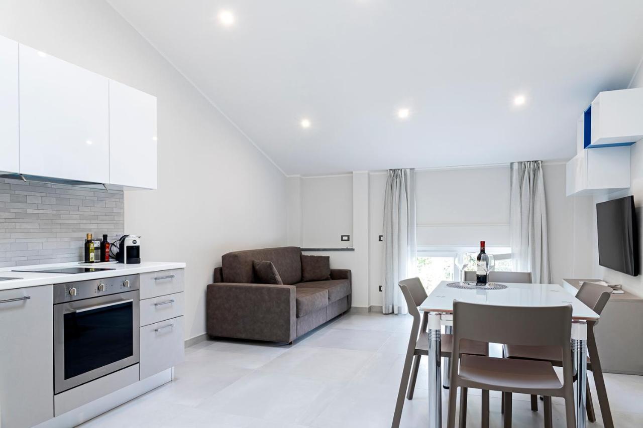 Versilia Residence - Colombo Лідо-ді-Камайоре Екстер'єр фото